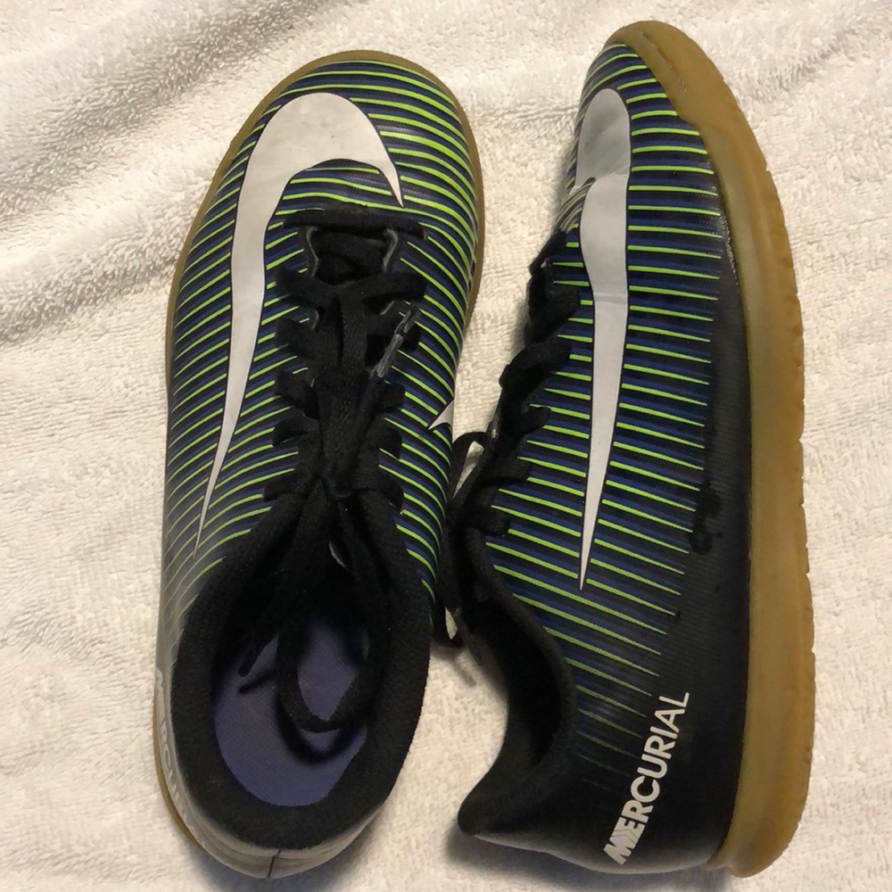 NIKE MERCURIAL SIZE 4Y